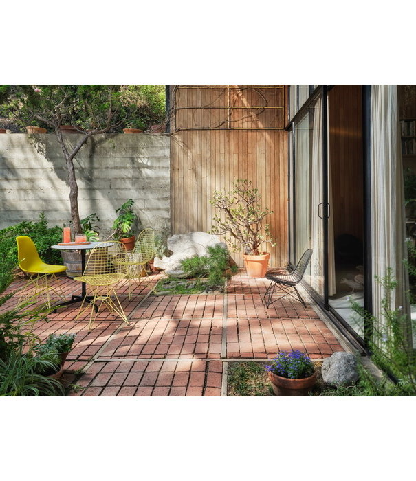 Vitra  Vitra Eames Wire Chair LKR lounge chair Sky blue