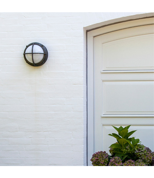 Louis Poulsen  Louis Poulsen - Skot Outdoor wall lamp aluminium