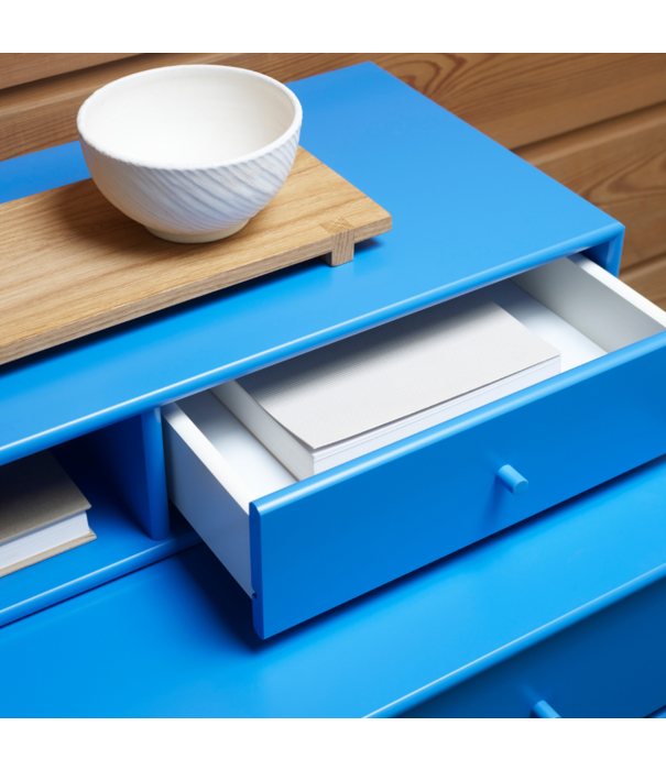 Montana Furniture   Keep chest of drawers with legs