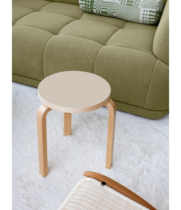 Artek  Artek - Stool 60 berken - zitting mushroom linoleum