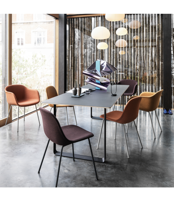 Muuto  Muuto Fiber Armchair remix 452, grey tube base