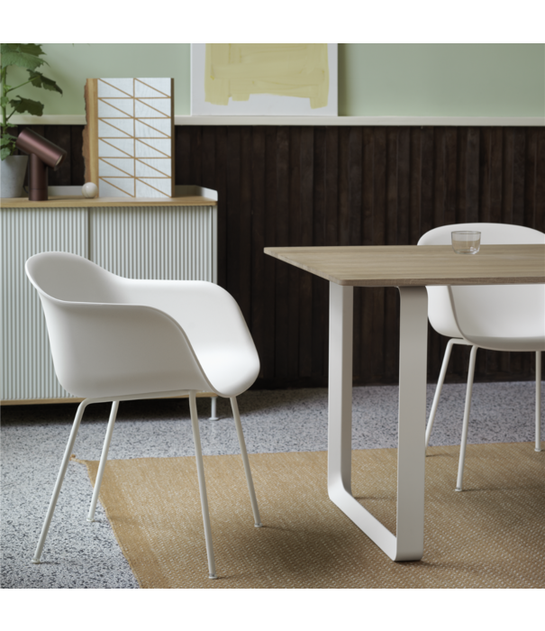 Muuto  Muuto Fiber Armstoel ochre, slede zwart