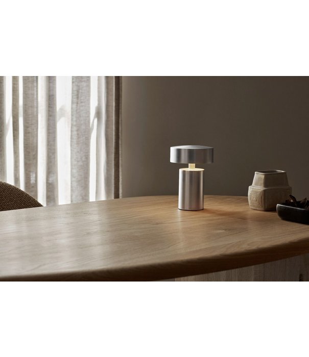 Audo Audo - Column portable aluminium table lamp