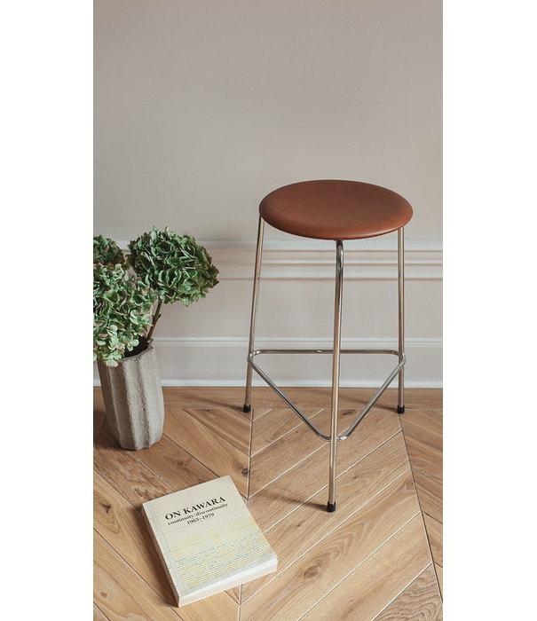 Fritz Hansen Fritz Hansen High Dot Counter Stool leather, 3 legs chrome H65