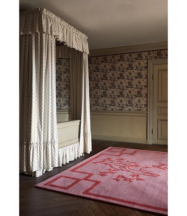 Layered  Layered - Chinoiserie wool rug, pink