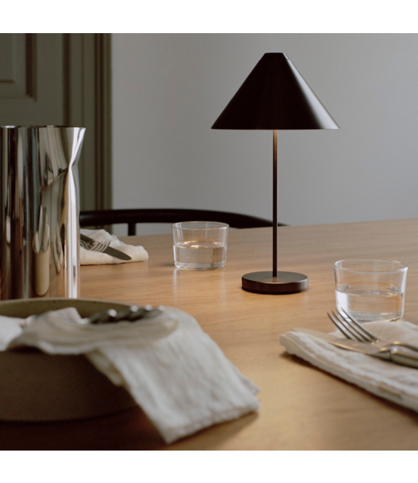 New Works  New Works Brolly Portable Lamp  zwart