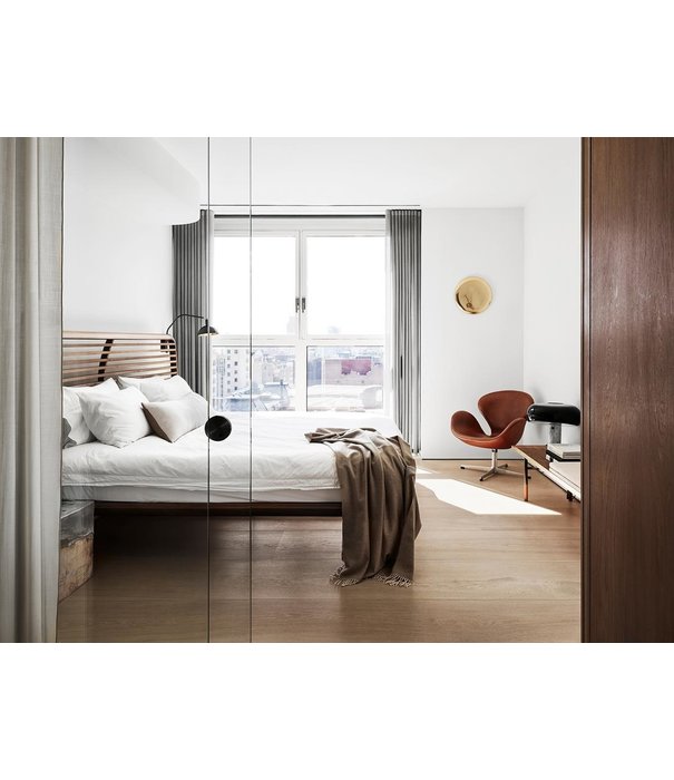 Fritz Hansen Fritz Hansen Swan Chair, Grace leather