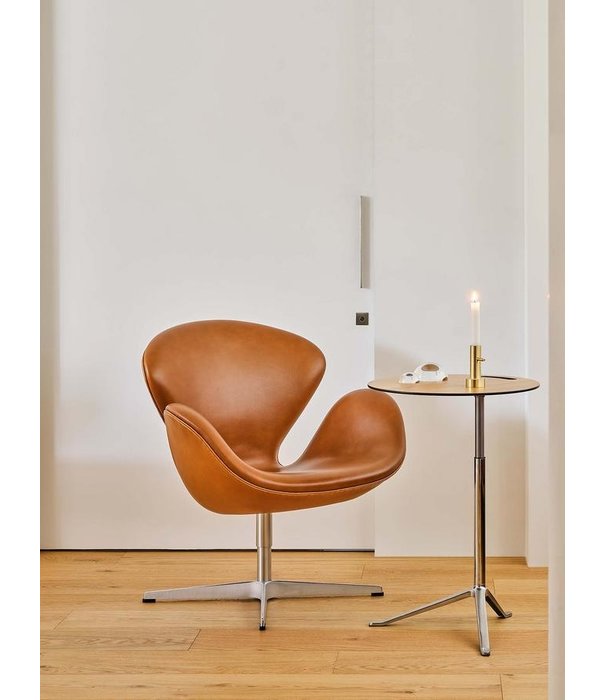 Fritz Hansen Fritz Hansen Swan Chair, Grace leather
