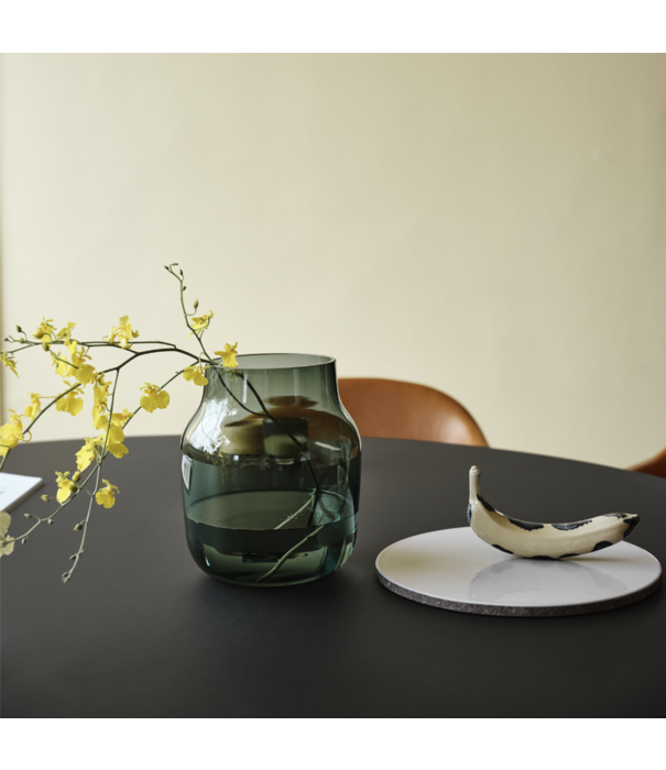Muuto Midst Dining Table oiled oak, black base