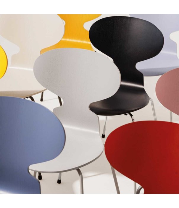 Fritz Hansen Fritz Hansen Ant Eetkamerstoel gekleurd essen, chrome