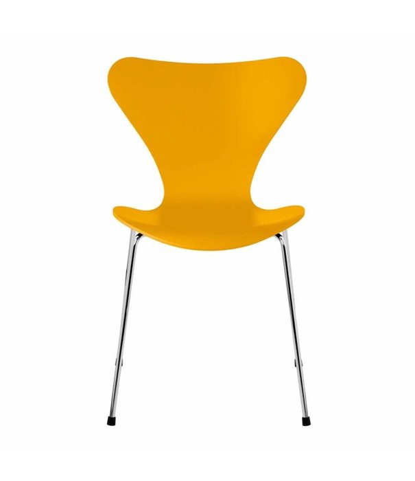 Fritz Hansen Fritz Hansen Series 7 Butterfly chair lacquered
