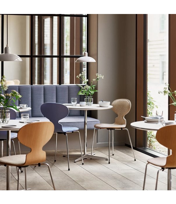 Fritz Hansen Ant Dining Chair front upholstered, 3 legs