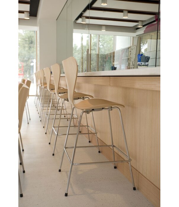 Fritz Hansen Fritz Hansen - Series 7 Counter Stool 64 cm