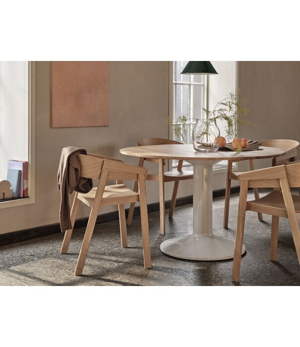 Muuto  Muuto - Midst table oiled oak, glossy dark red Ø160 cm