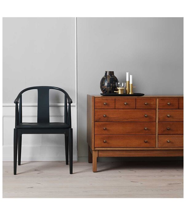 Fritz Hansen Fritz Hansen China Stoel kersen, zitting naturel leer