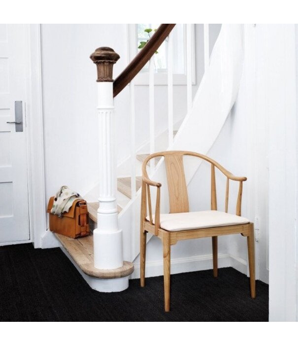 Fritz Hansen Fritz Hansen China Stoel kersen, zitting naturel leer