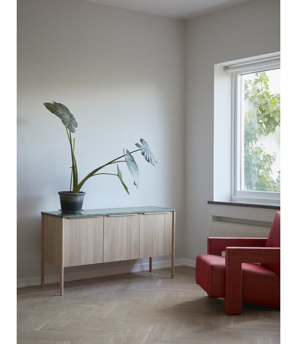 Fritz Hansen  Jut Dressoir eiken, groen marmer top
