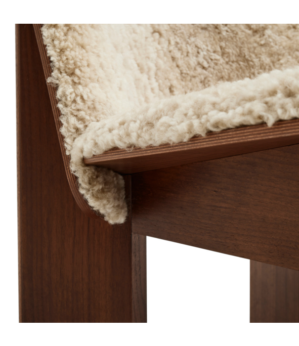 Hay  Hay Chisel lounge stoel walnoot, schapenvacht Mohawi 21