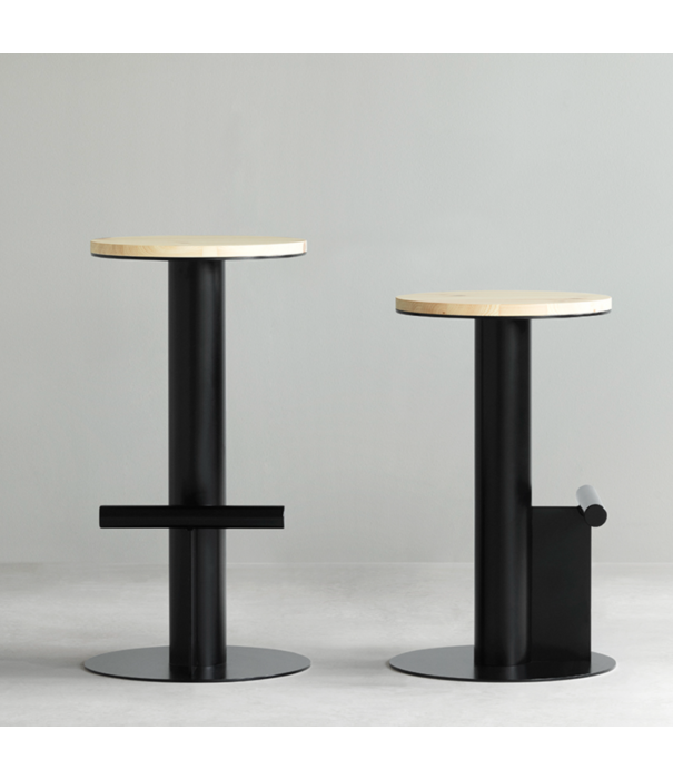 Normann Copenhagen  Pole counter stool pine / sand H65