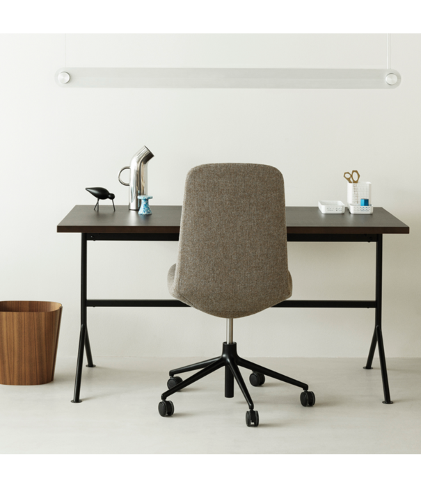 Normann Copenhagen  Kip bureau grijs staal / eiken top