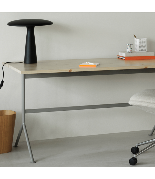 Normann Copenhagen  Normann Copenhagen - Kip bureau grijs staal / eiken top