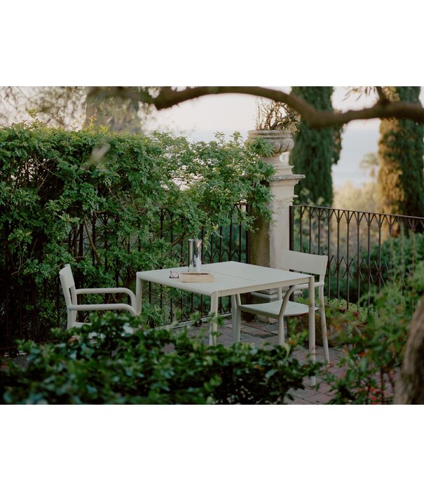 New Works  New Works May Outdoor Armstoel