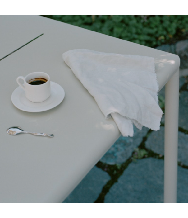 New Works  New Works May Outdoor Eettafel