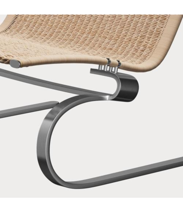 Fritz Hansen Fritz Hansen - PK20 lounge chair wicker, matte chrome base