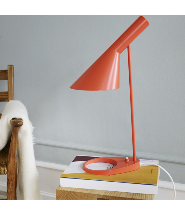 Louis Poulsen  Louis Poulsen - AJ Mini table lamp electric orange
