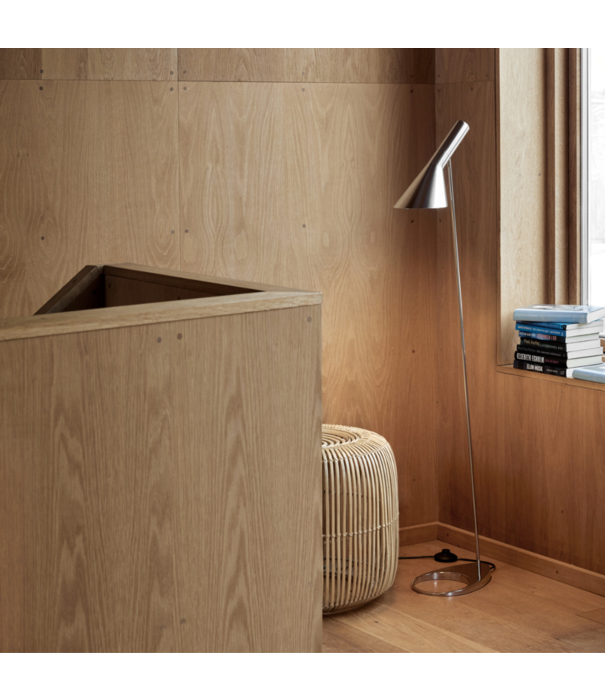 Louis Poulsen  Louis Poulsen - AJ vloerlamp gepolijst RVS