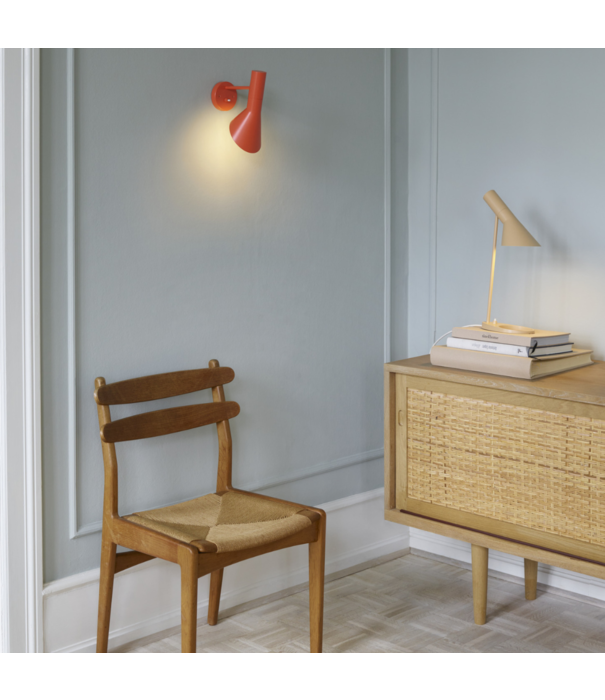 Louis Poulsen  Louis Poulsen - AJ wall lamp electric orange