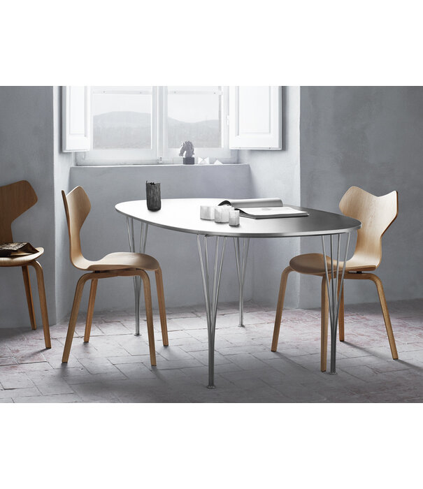 Fritz Hansen Fritz Hansen - Grand Prix Stoel eiken, voorkant Essential zwart leer