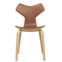 Fritz Hansen - Grand Prix Stoel eiken, voorkant Grace Walnut leer