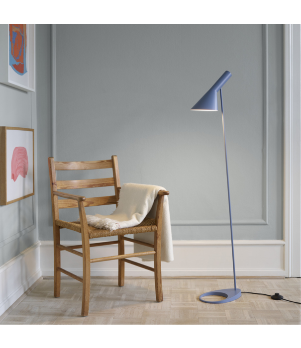Louis Poulsen  Louis Poulsen - AJ wall lamp warm grey