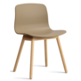 Hay AAC 12 Eetkamerstoel gelakt eiken basis