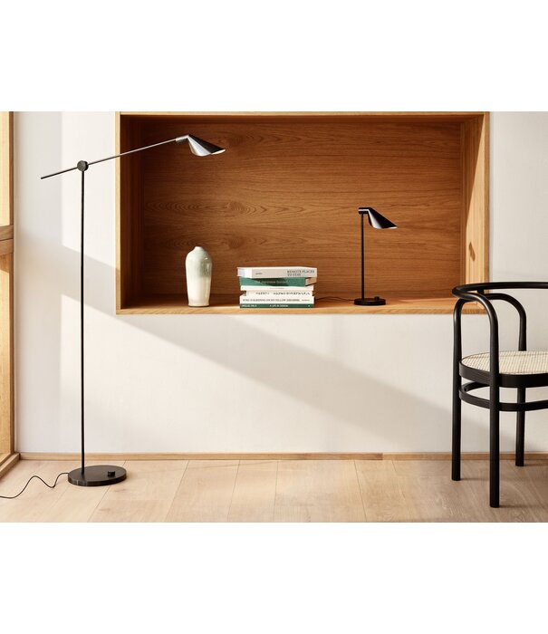 Fritz Hansen Fritz Hansen MS022 Table Lamp