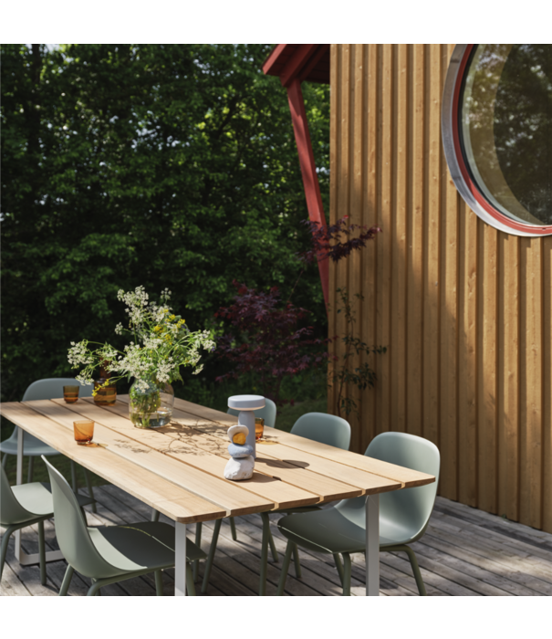 Muuto  Muuto 70/70 Outdoor Tafel mahonie L225