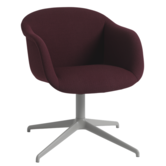 Muuto - Fiber Soft Armstoel Vidar, grijs swivel voet