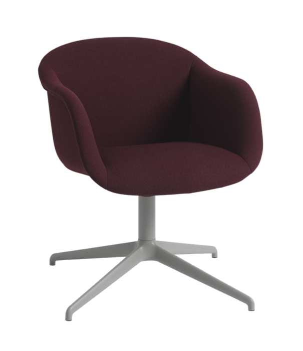 Muuto  Muuto Fiber Soft Armstoel Vidar donkerrood, swivel voet