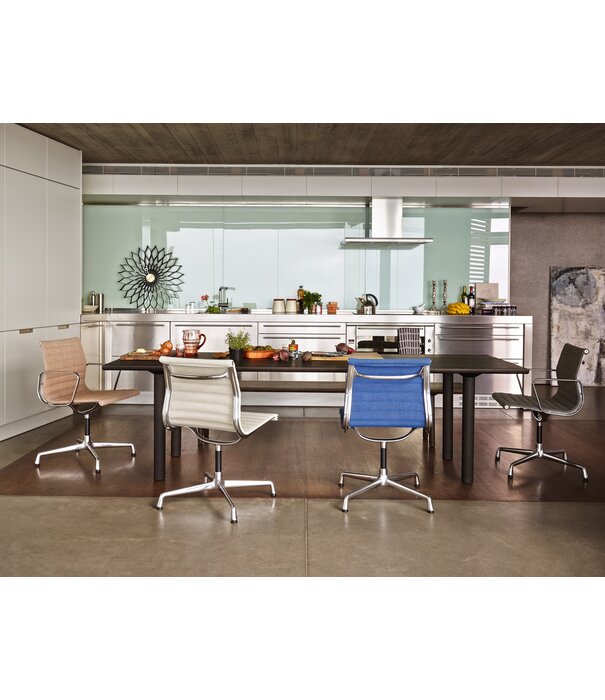 Vitra  Vitra Aluminium Chairs EA 103 Stoel Hopsak, niet draaibaar