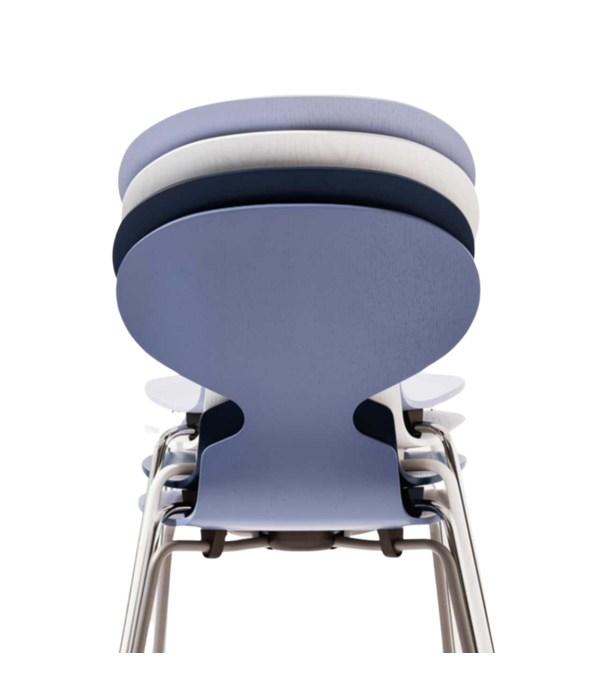 Fritz Hansen Model 3101 Ant  Kinderstoel gekleurd essen