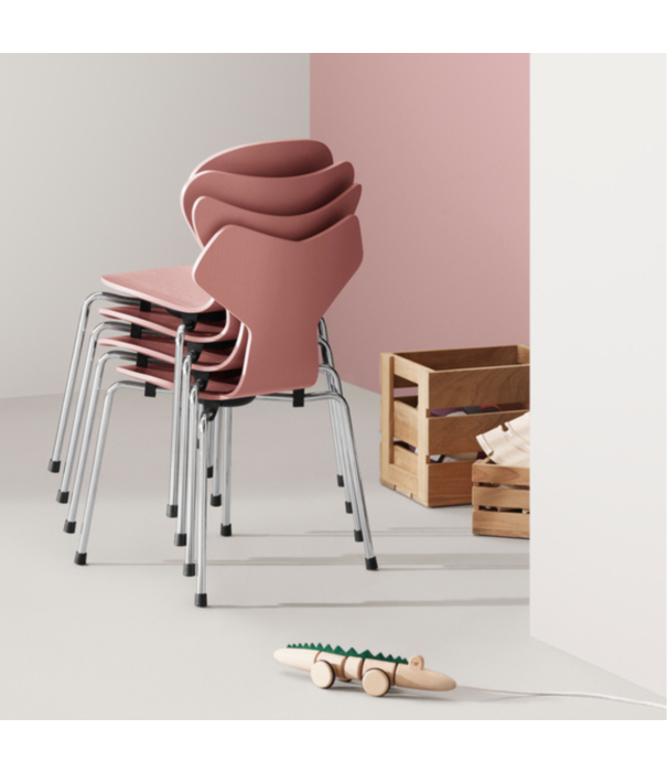 Fritz Hansen Model 3101 Ant  Kinderstoel gekleurd essen