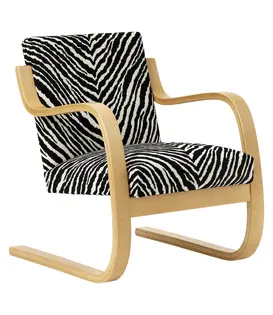 402 Armchair honey stained birch, Zebra black / white