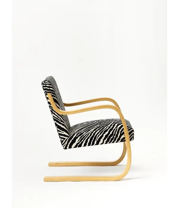 Artek  402 Armchair honey stained birch, Zebra black / white