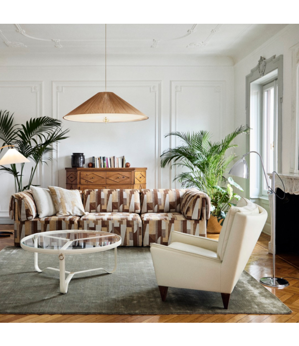 Gubi  V11 Lounge Stoel Forli 27 Limonta, massief walnoot poten