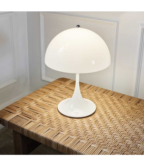 Louis Poulsen  Louis Poulsen - Panthella 250 portable lamp wit opaal