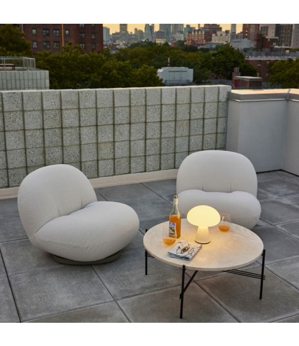 Gubi  Gubi - TS Outdoor coffee table round travertine