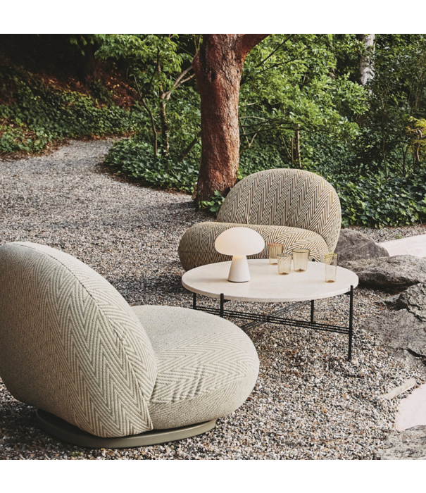 Gubi  Gubi - TS Outdoor coffee table round travertine