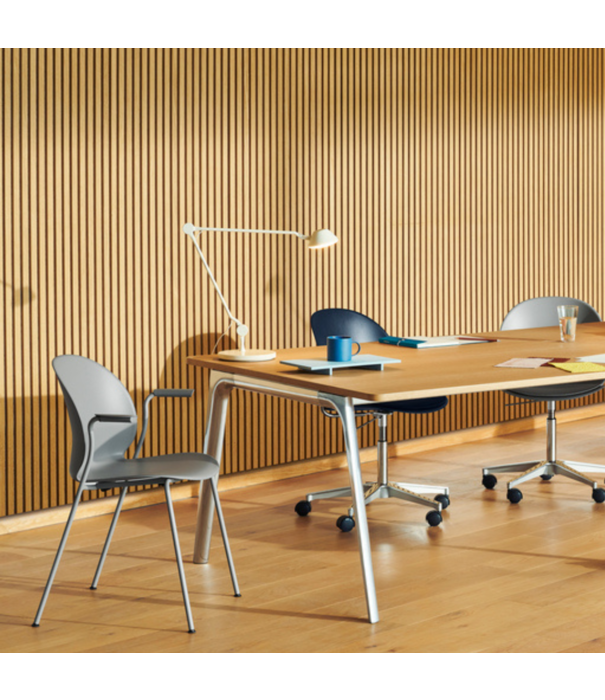 Fritz Hansen Fritz Hansen  AQ01 Table Lamp