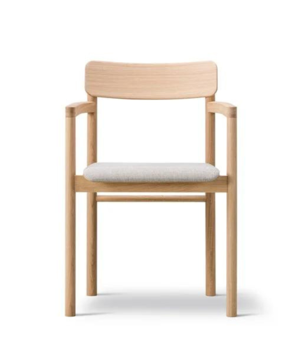 Fredericia  Model 3446, Post Armchair zitting gestoffeerd, geolied eiken